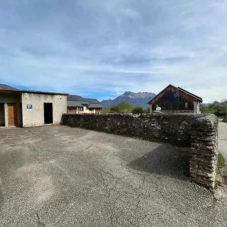 De La Source - Clg Savoie - Velo Tourisme - 2ch - 2sdb בית נופש *